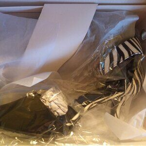 NEW!! Womens black and white heels size 11